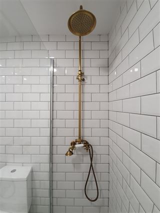 Fordelene ved at investere i et flot brusesæt i børstet stål